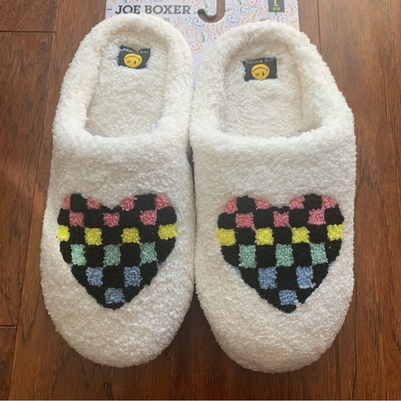 Rainbow Heart Check Slippers - Various Sizes - Picture 3 of 6